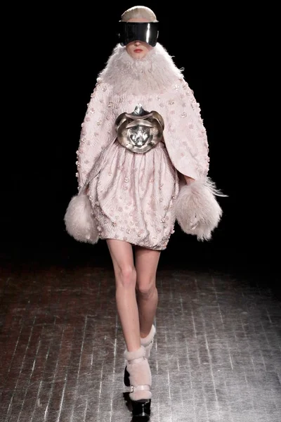 Look 9